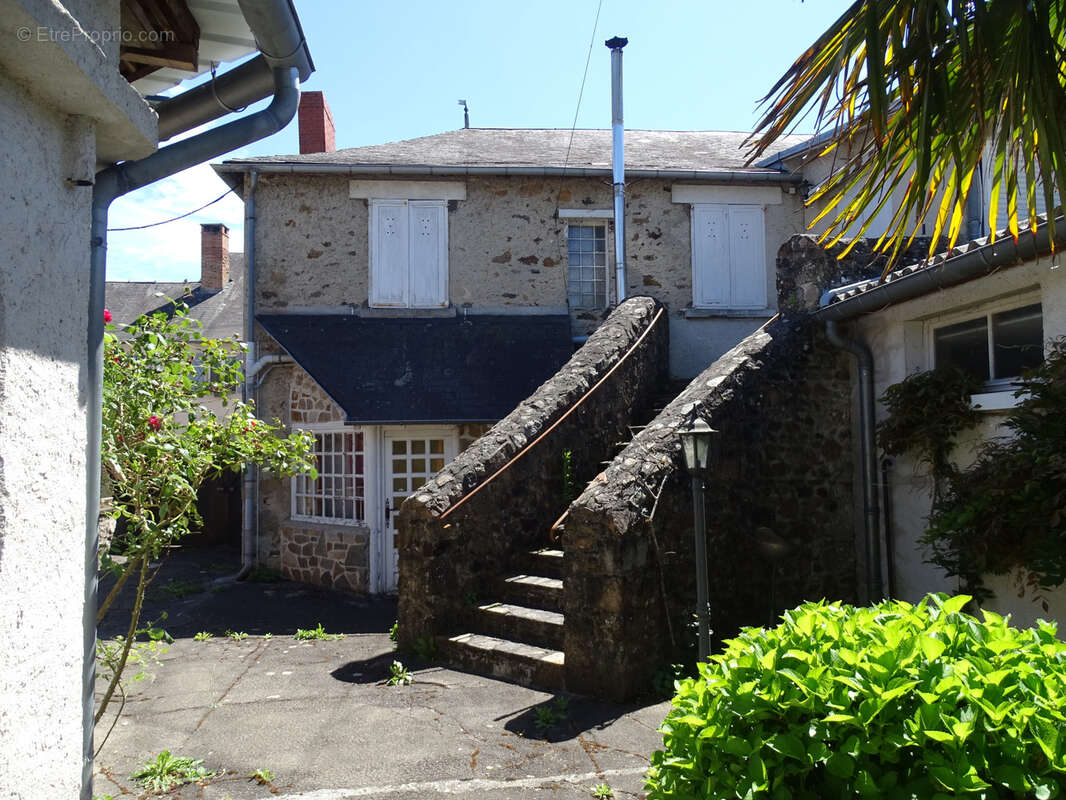 Maison à LA PORCHERIE