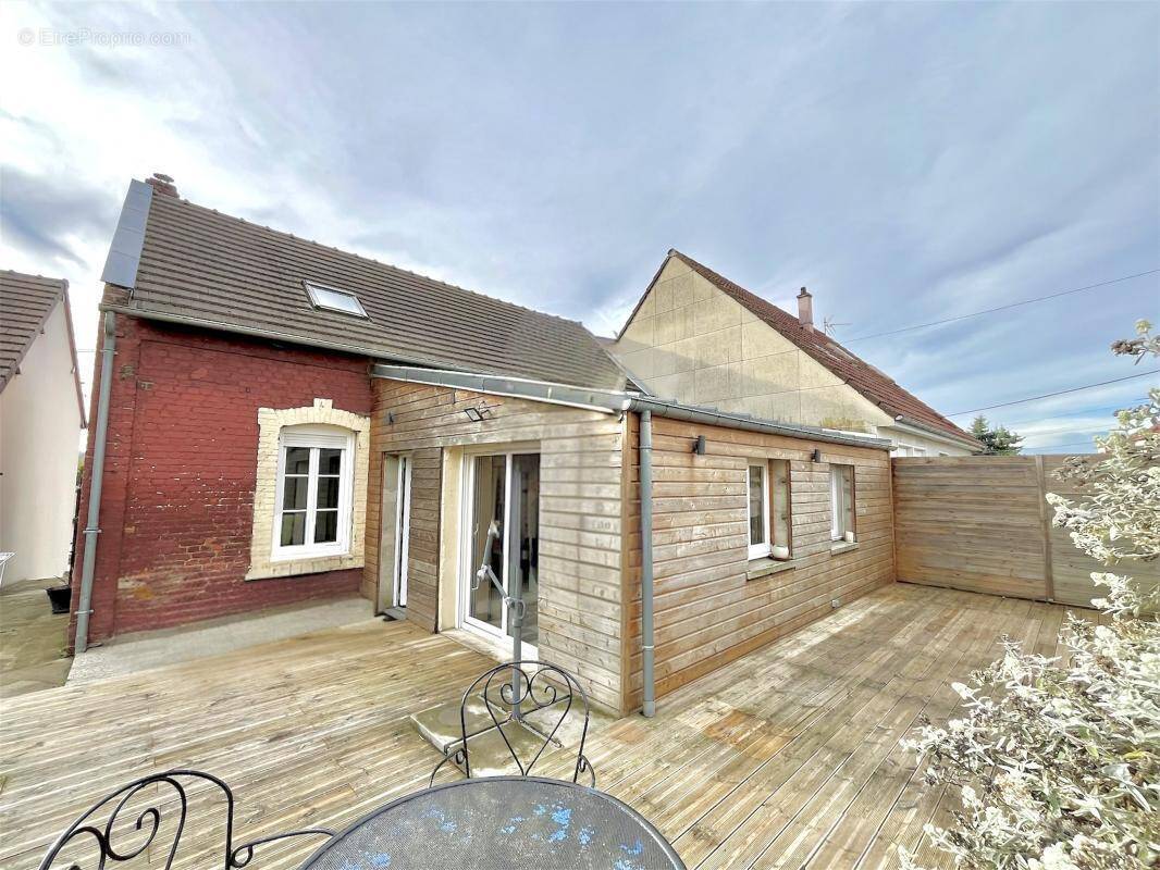 Maison à VILLENEUVE-SAINT-GERMAIN