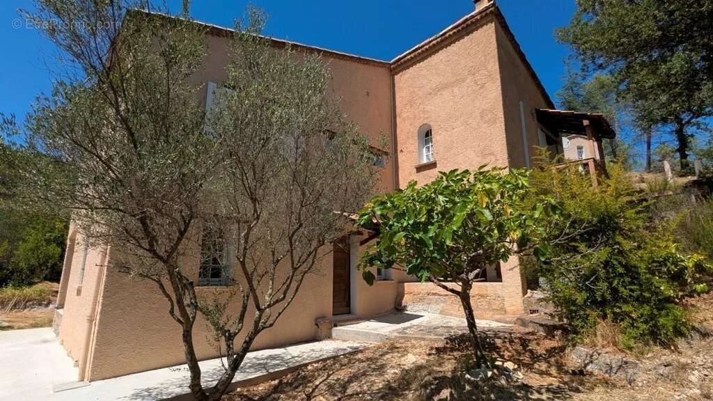 Maison à ENTRECASTEAUX