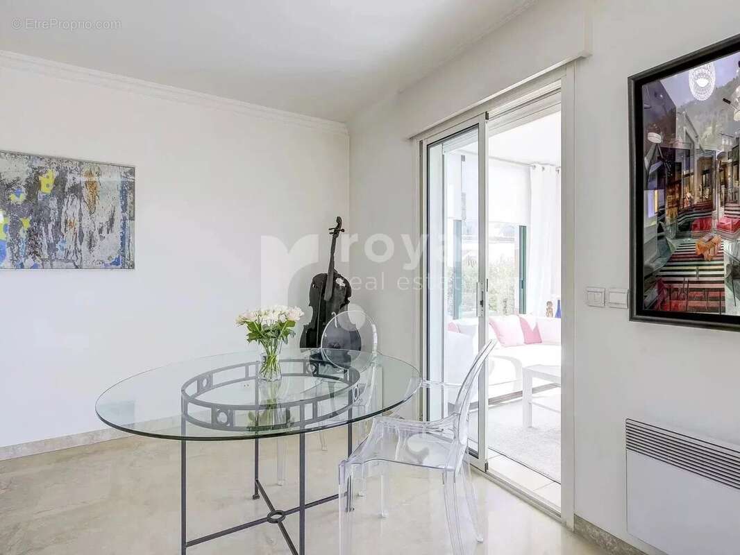 Appartement à MOUGINS