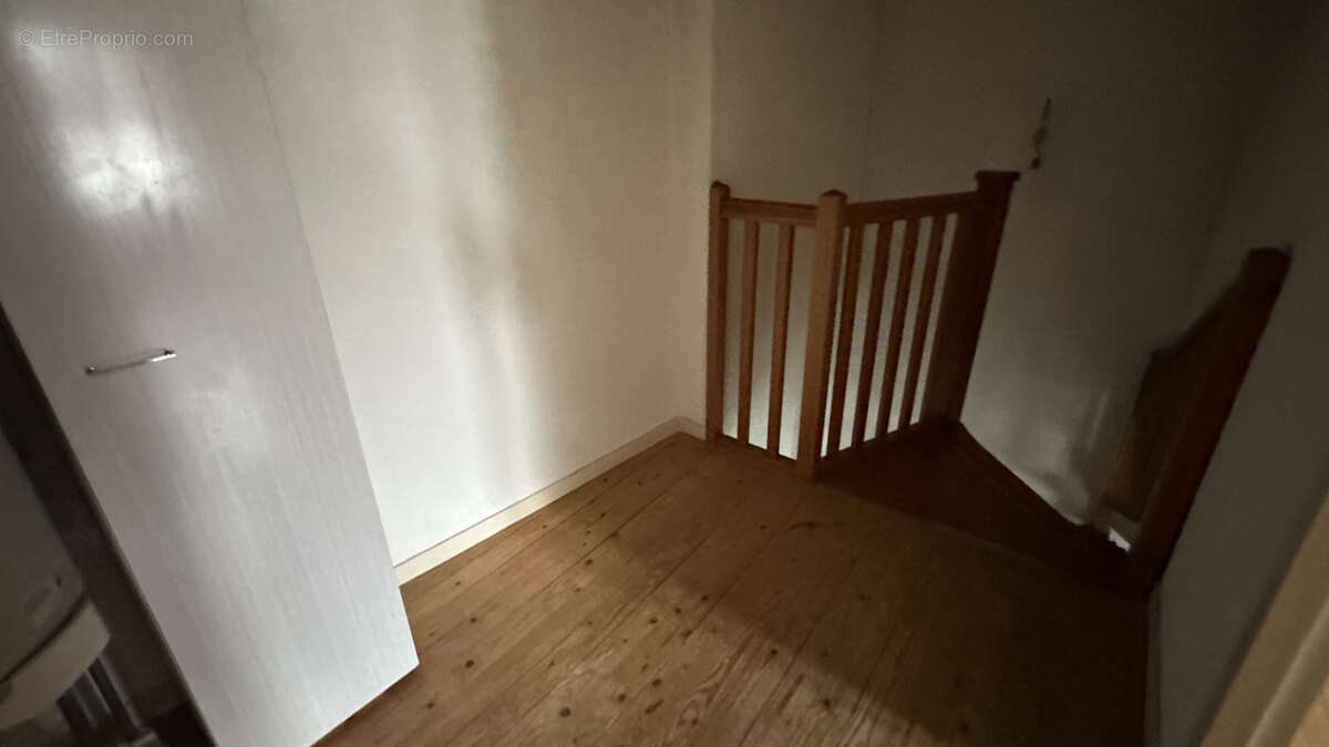 Maison à SAINT-JEAN-D'ANGELY