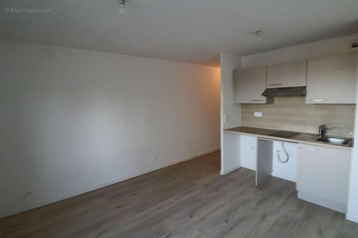 LE PORT-MALRY Studio de 23m2 à Vendre - photo 2