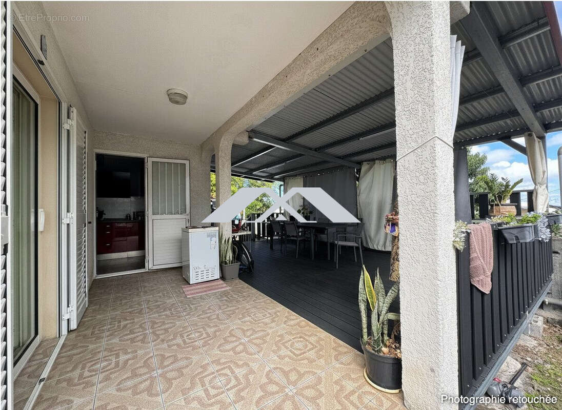 Maison 80 m² à Le Tampon  - photo 8