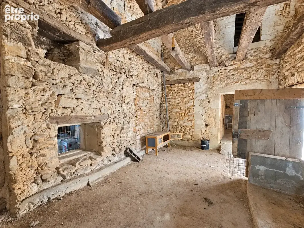 Saint-lattier – maison en pierre 110 m² – 275 m² de dépendances – terrain 1940 m² - photo 16