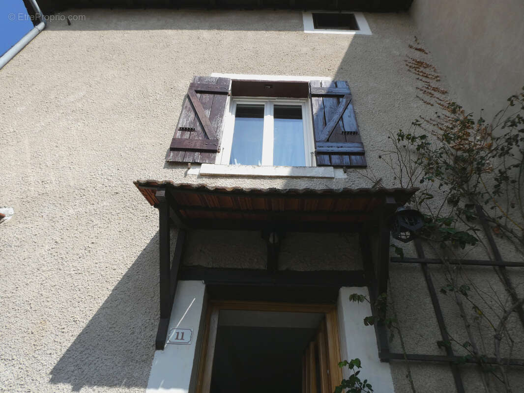 Maison à MONTROMANT