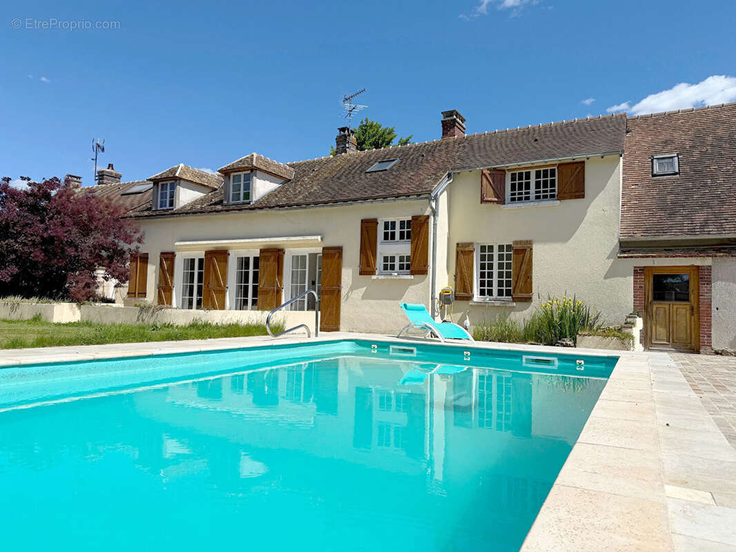 Maison à HOUDAN