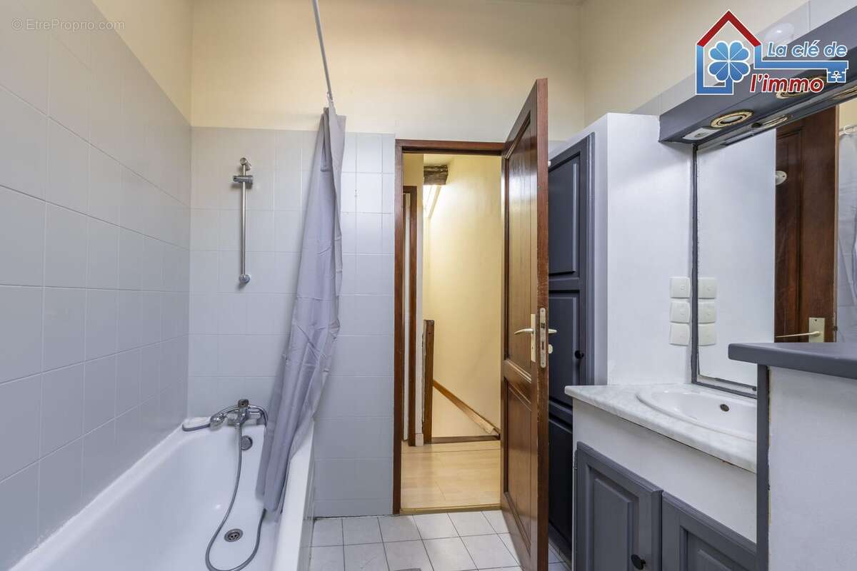 Maison à CHEVRY-COSSIGNY