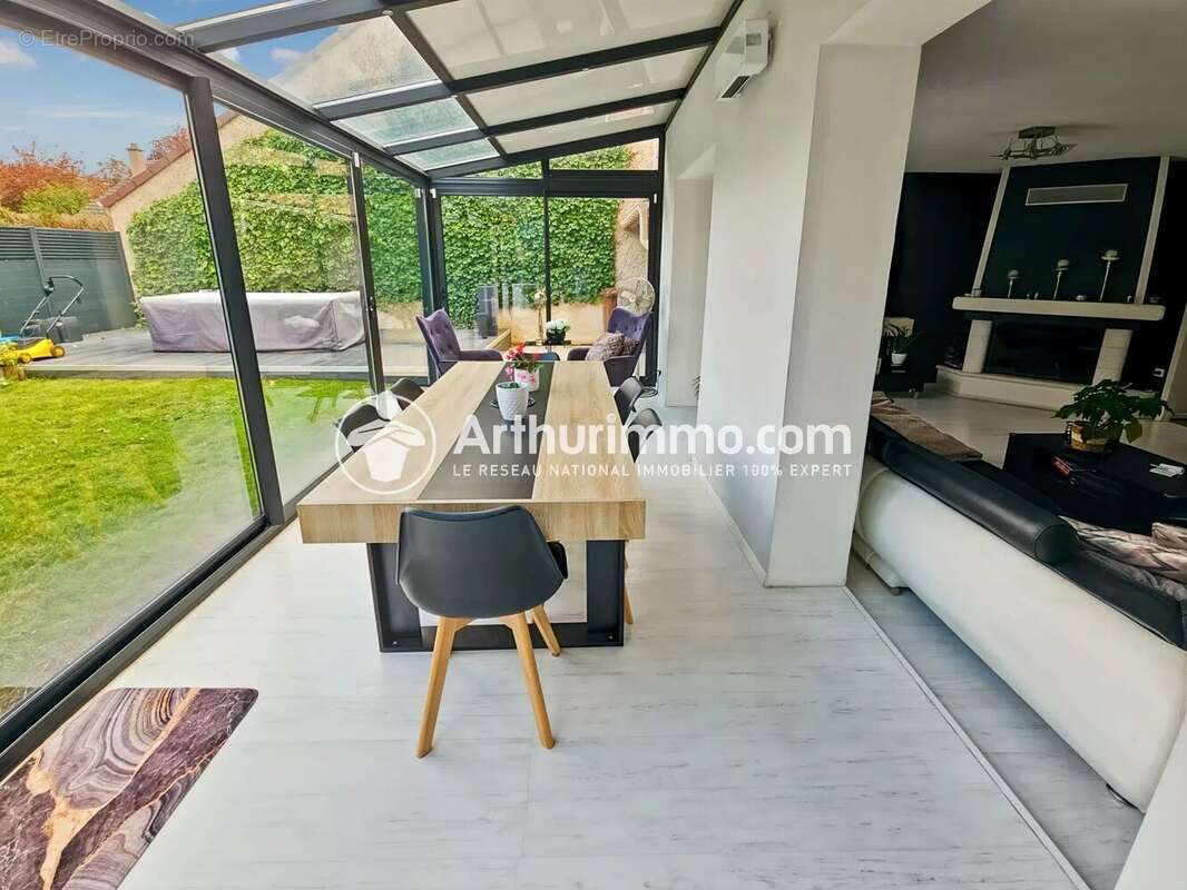 Maison à SAINT-PIERRE-DU-PERRAY