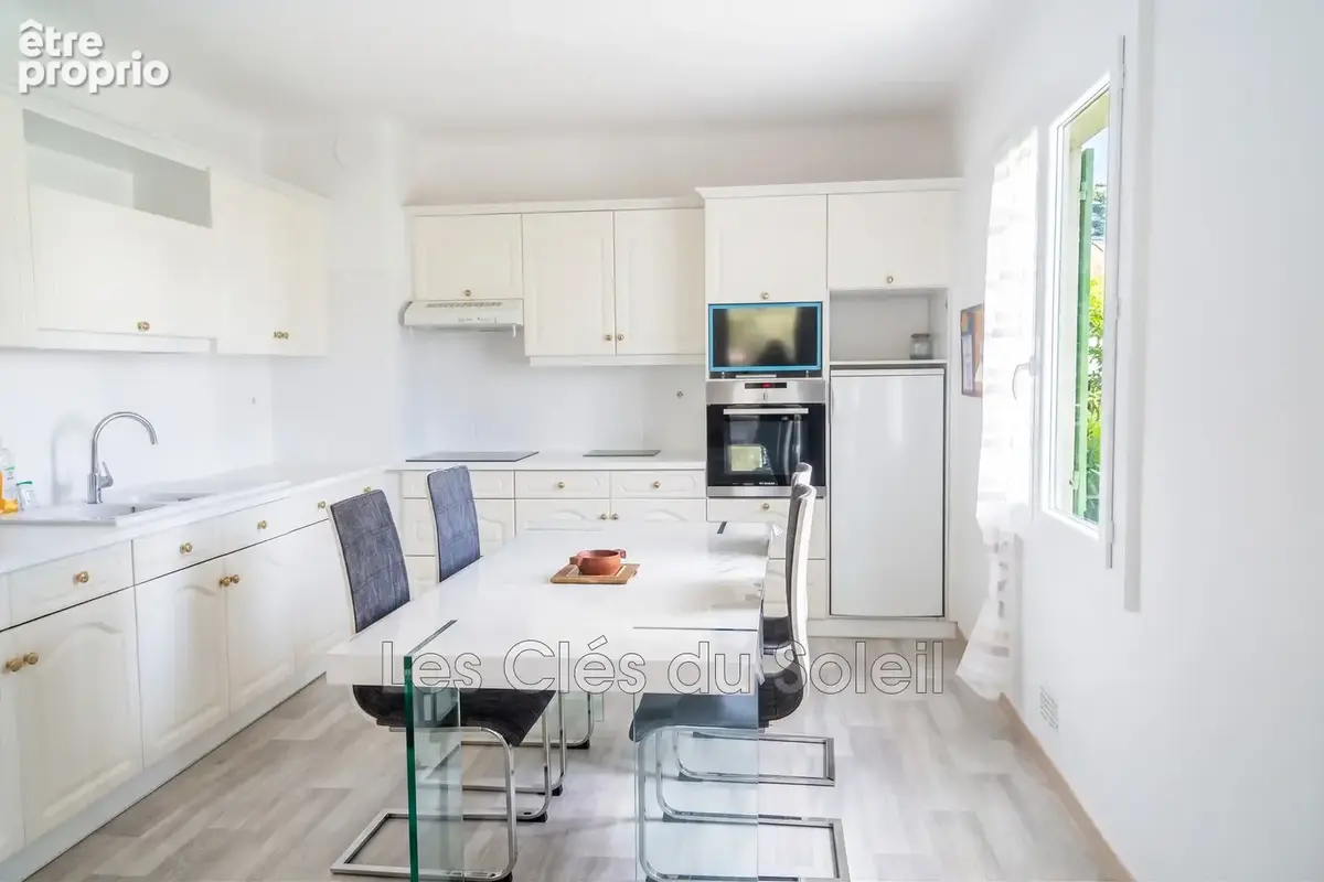 Maison 8 pièces 205 m² à vendre à La Valette-Du-Var (83160) - photo 5