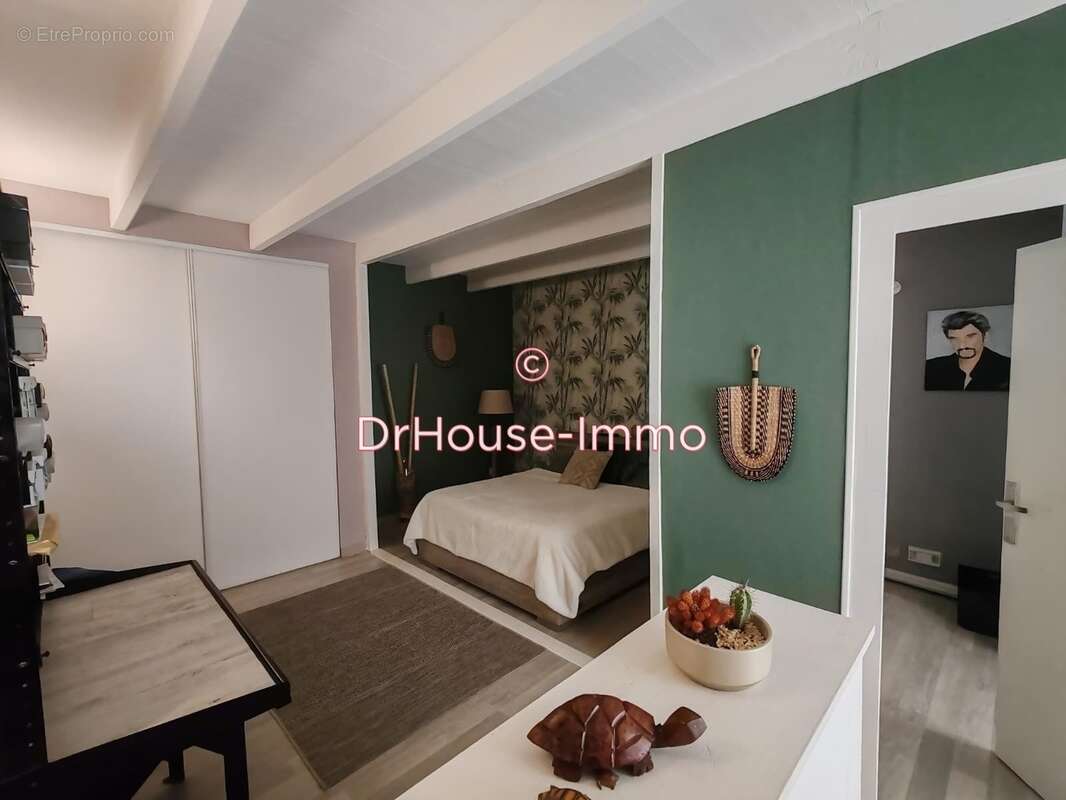 Maison à SAINTE-GEMME-LA-PLAINE