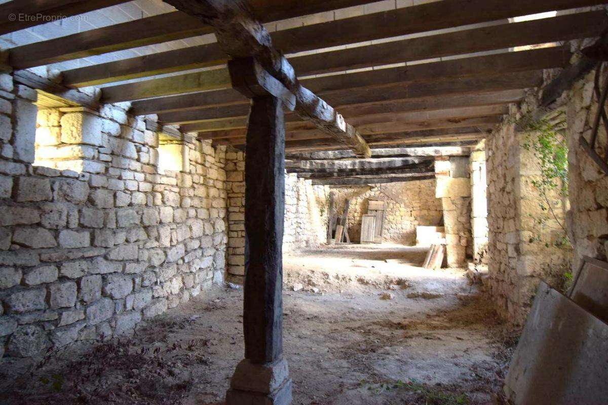 Maison à FRAUSSEILLES