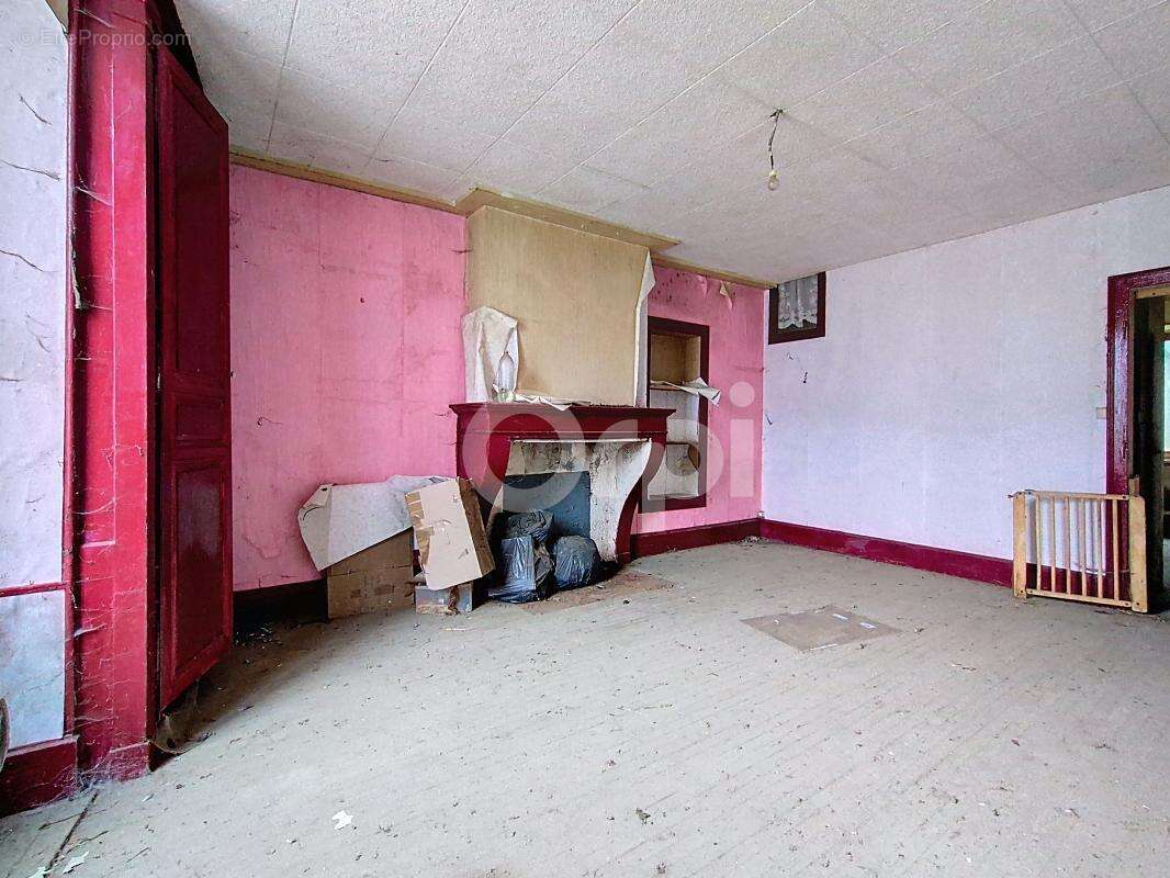 Maison à DOULEVANT-LE-CHATEAU