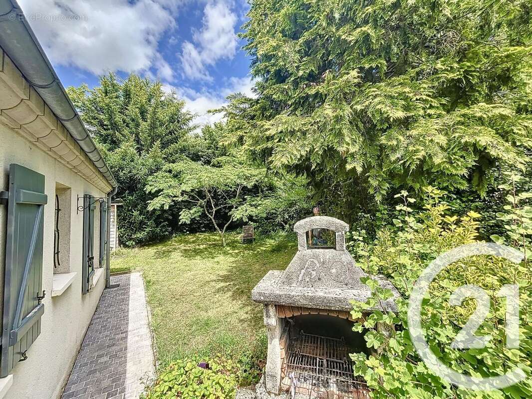 Maison à COMBS-LA-VILLE