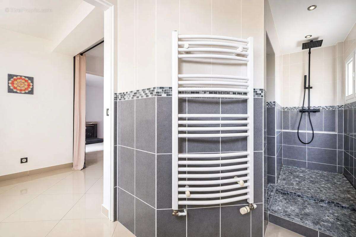 Appartement T3 rénové avec terrasse, Villeneuve-St-Georges - photo 6