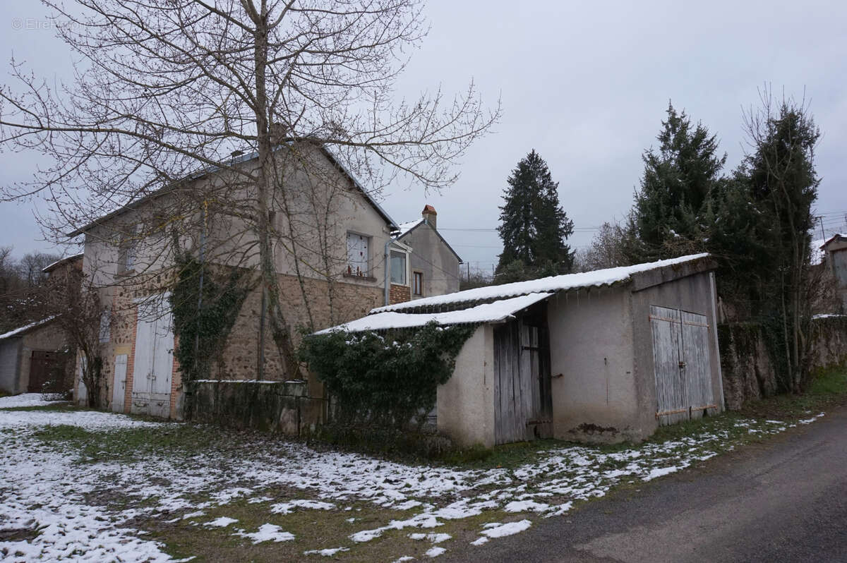 Maison à SEMELAY