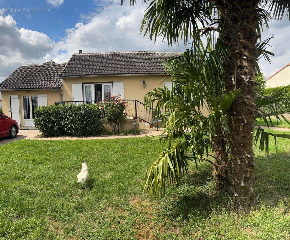 Maison à FERRIERES-EN-GATINAIS