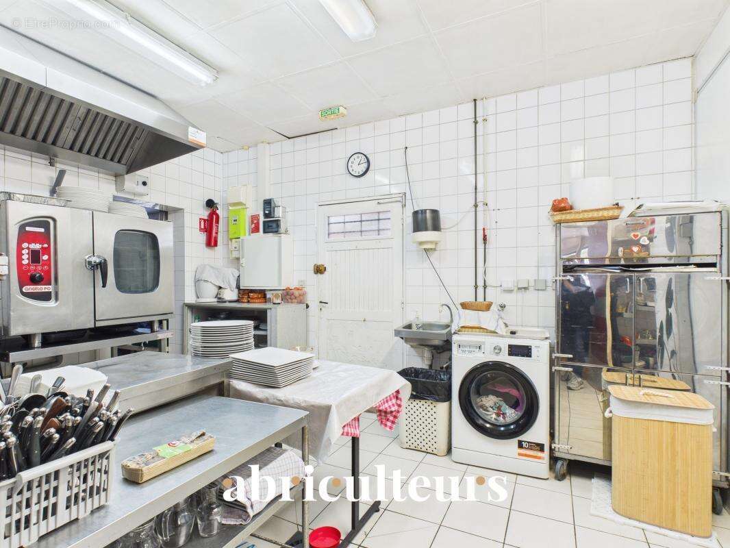 Commerce  Cession de bail de 95.00 m² en vente à  Wissous (91320) - photo 6
