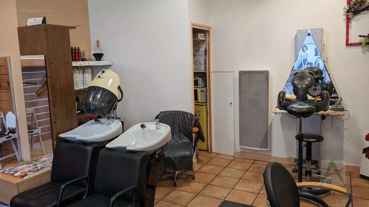 CHAMBERY - Local commercial - Droit au bail - photo 2