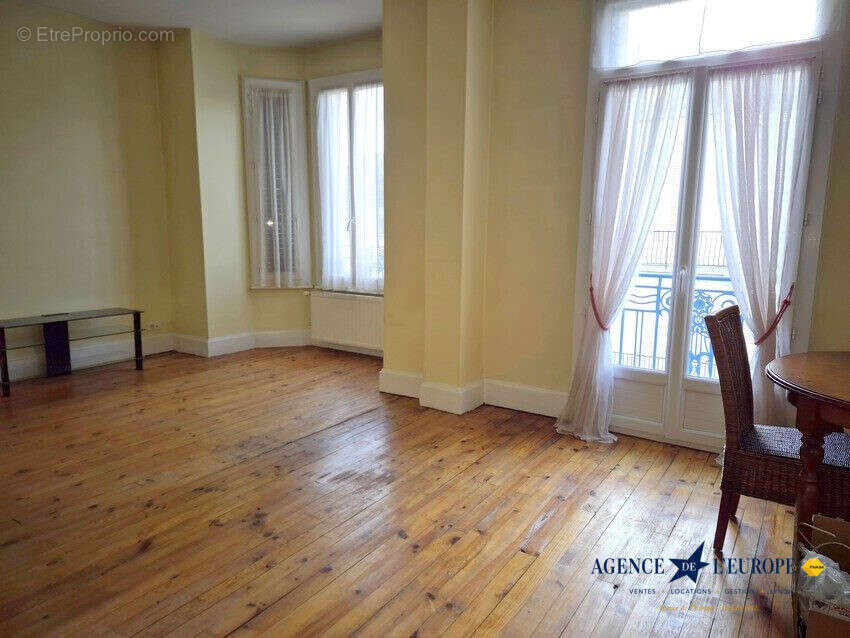 Appartement 81 m² à Vichy  - photo 2