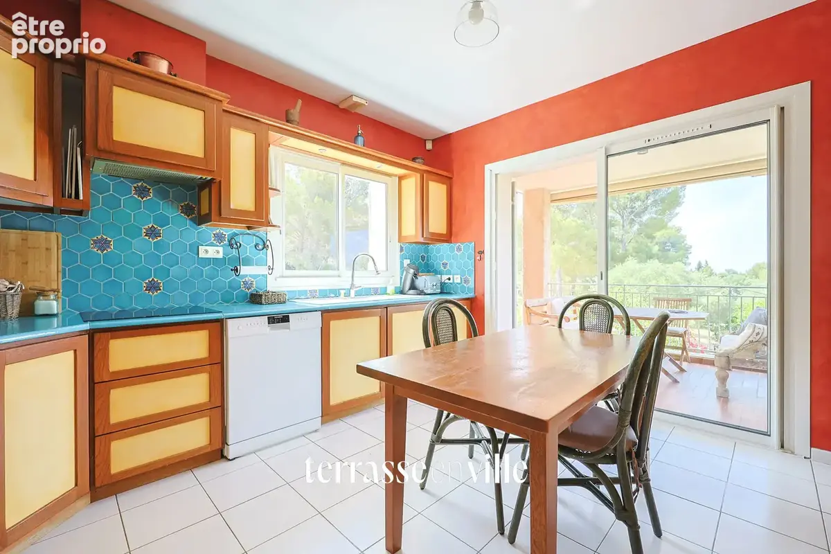 La ciotat - villa de caractere t6 - 270m2 - terrasse - parcelle 6000m2 - 1655000€ - photo 6