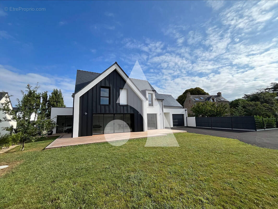 Maison à PLOUHINEC