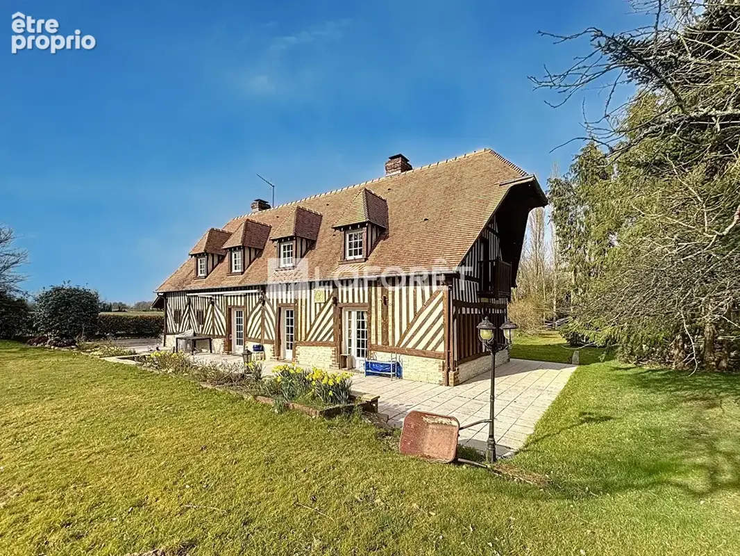 Maison à FAUGUERNON
