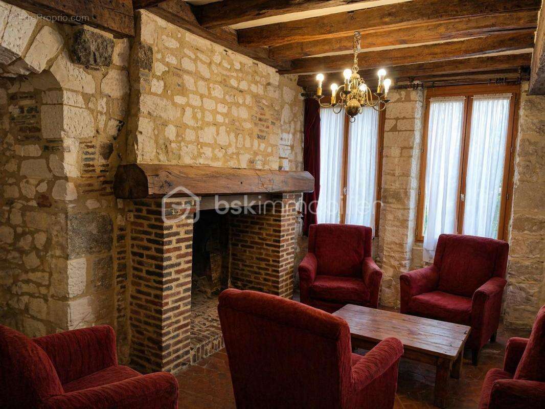 Maison à VILLENEUVE-L'ARCHEVEQUE