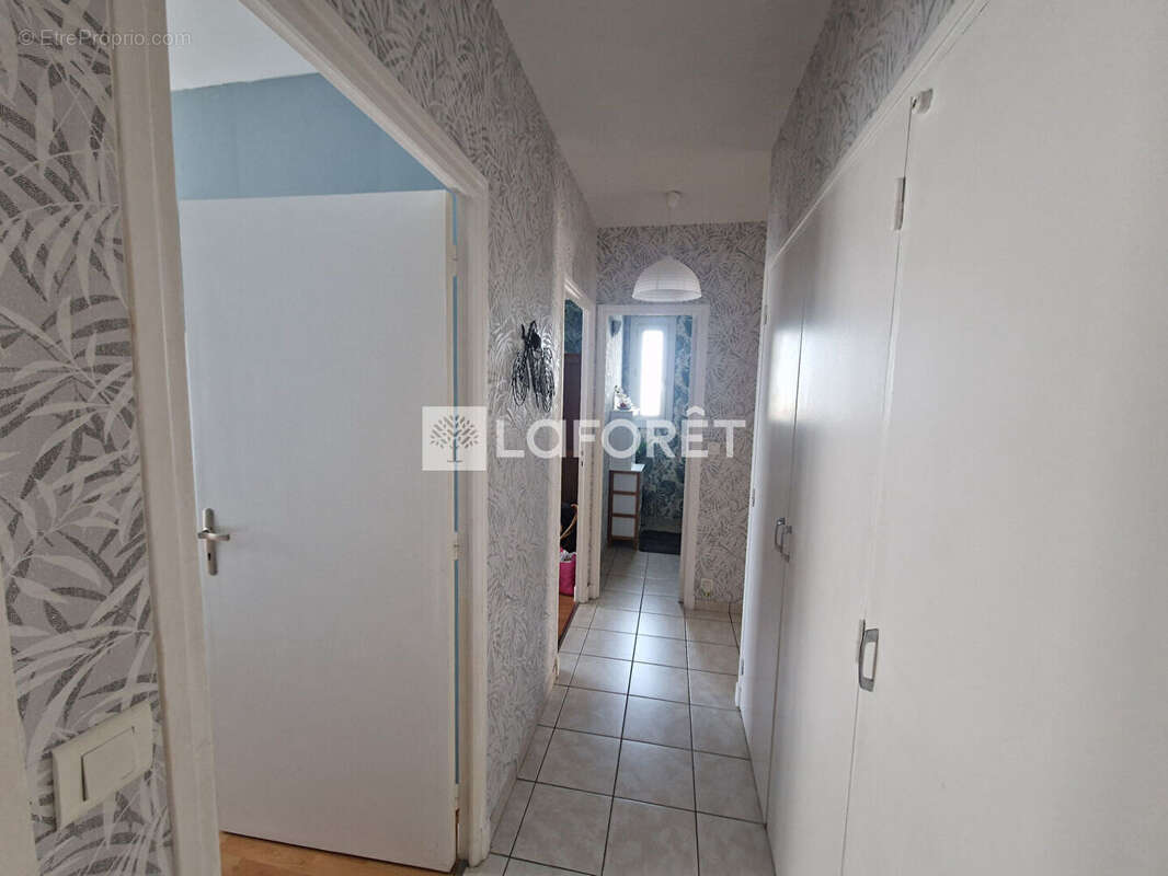 Appartement à ONET-LE-CHATEAU