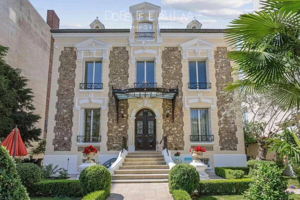 Maison à SAINT-MAUR-DES-FOSSES