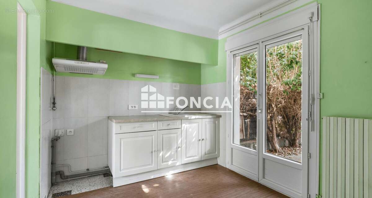 Pézenas centre - Maison de ville T4 avec jardin de 320 m² et garage - photo 7