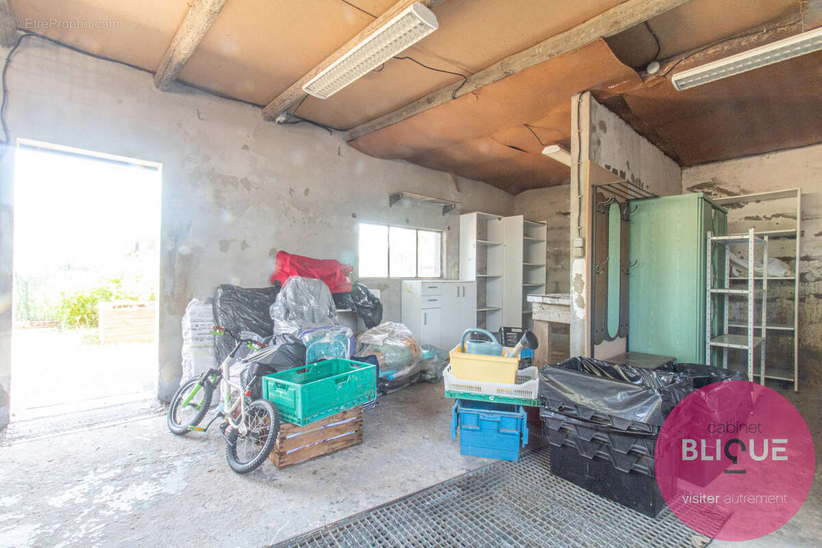 Plain-pied, grand jardin et garages xxl : ici, l'espace a pris ses aises ! - photo 32
