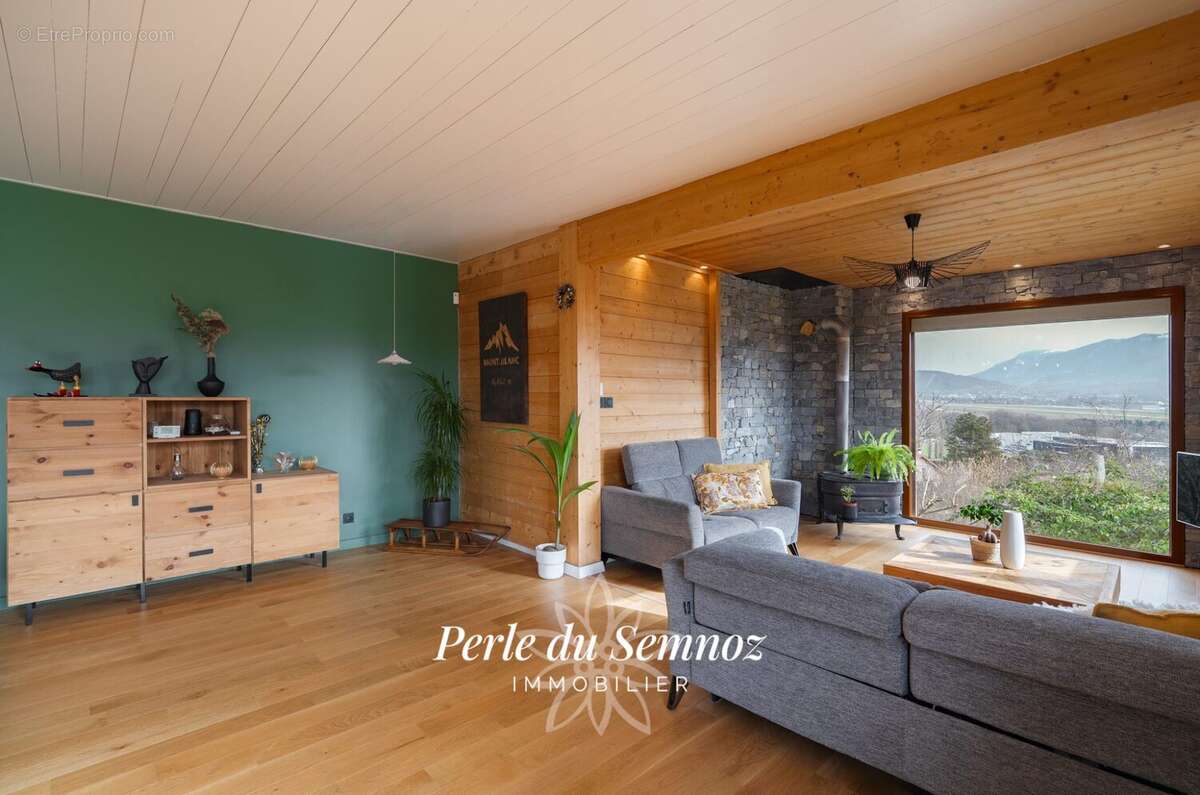 Maison à POISY