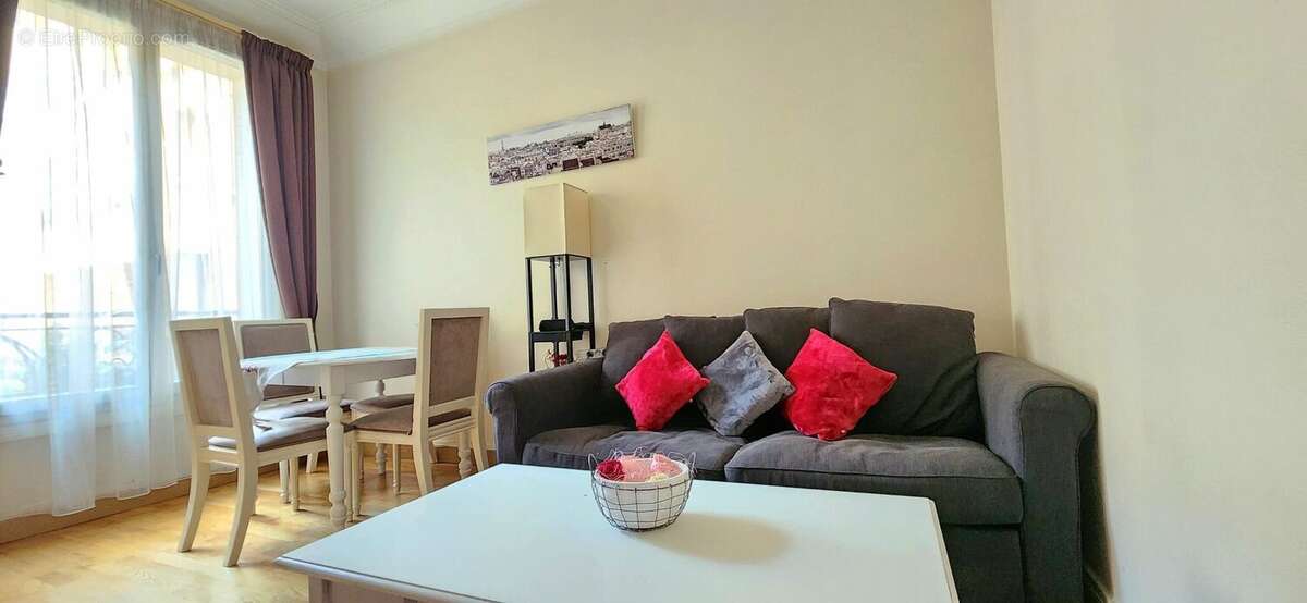 Appartement à NEUILLY-SUR-SEINE