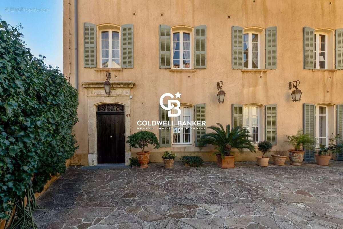 Maison à BORMES-LES-MIMOSAS