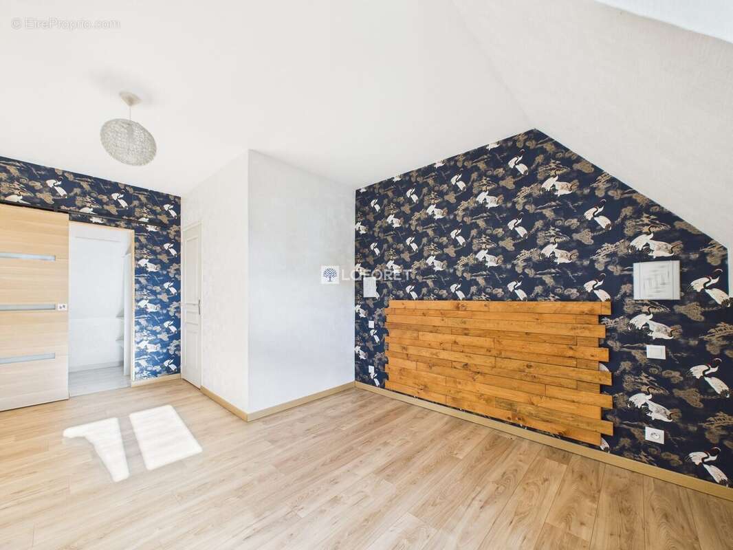 Maison à CHATEAUNEUF-DU-FAOU