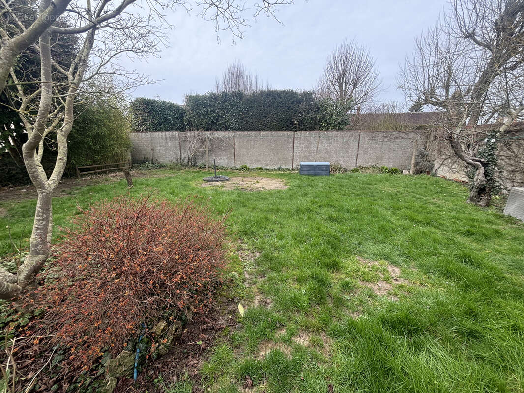 Maison à CHATEAUNEUF-EN-THYMERAIS