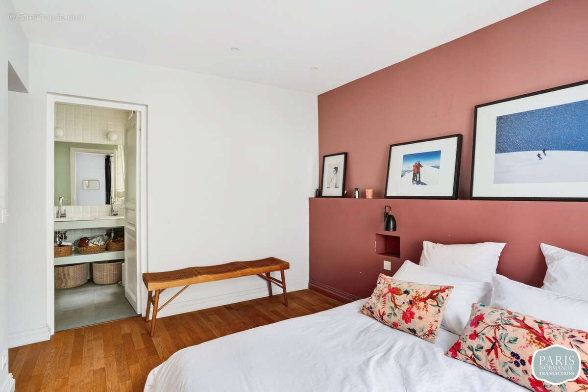 Appartement à PARIS-17E