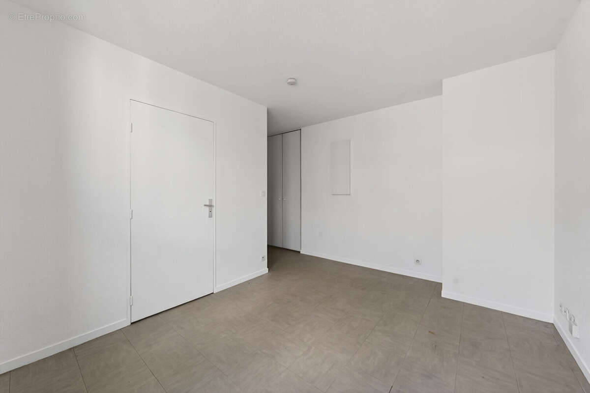 Appartement à ISSY-LES-MOULINEAUX