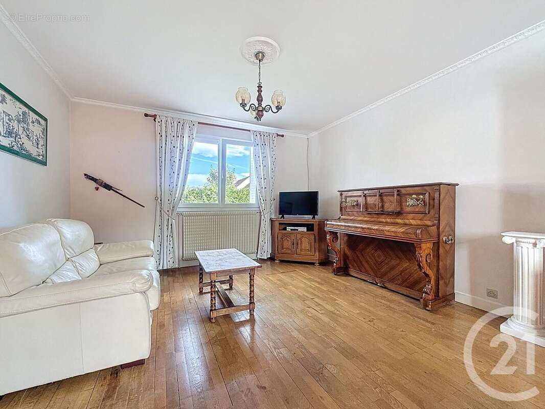 Maison à NUITS-SAINT-GEORGES