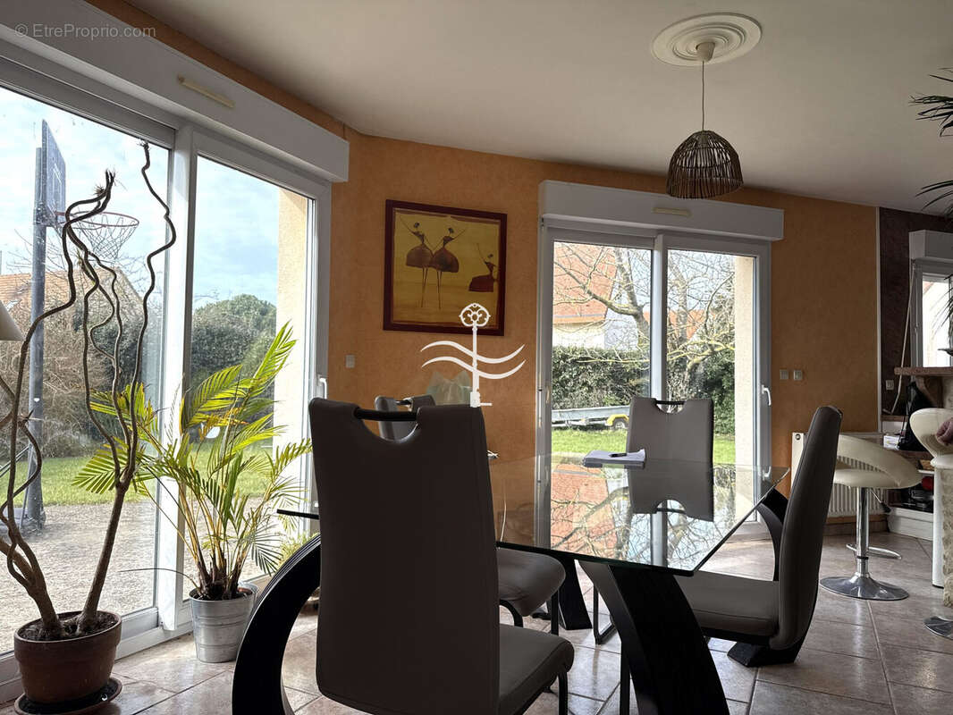 Maison à COLLEVILLE-MONTGOMERY