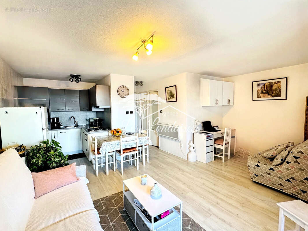 Appartement à LA LONDE-LES-MAURES