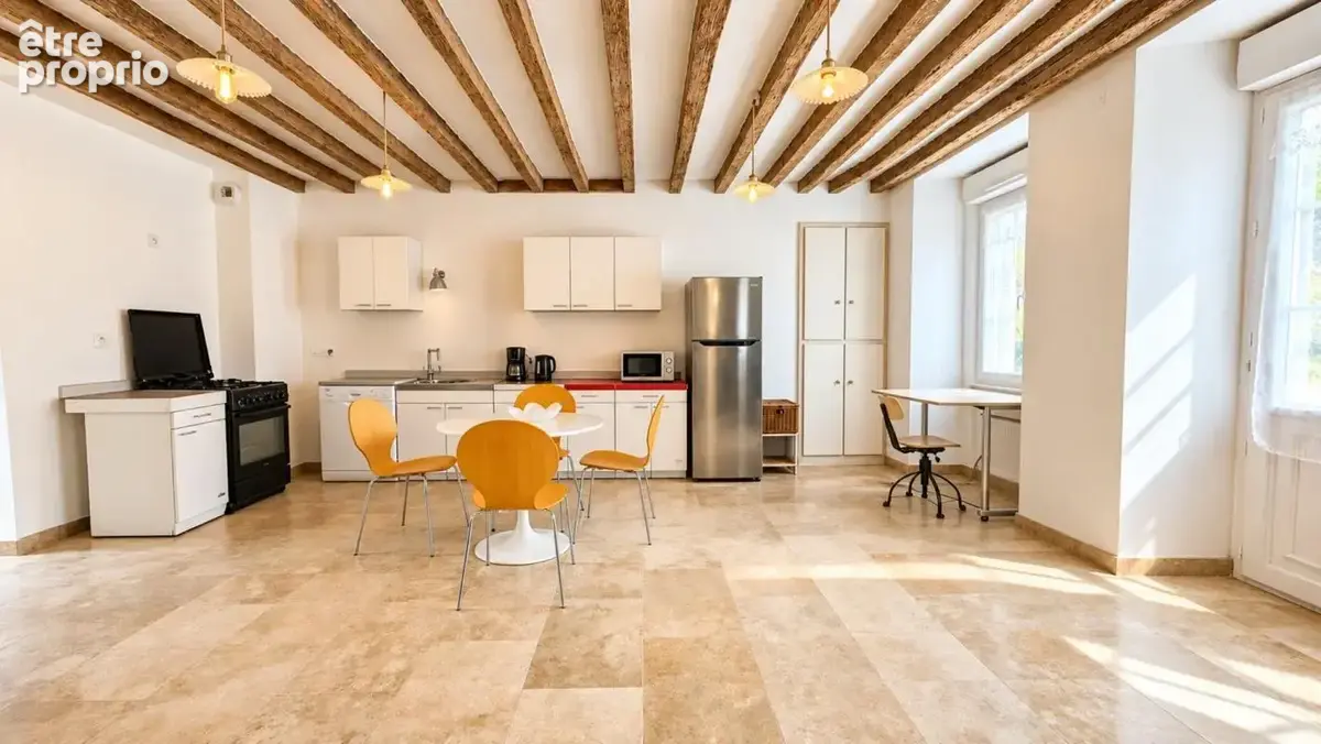 Maison de caractère 180 m² rénovée par architecte (travertin, laine de bois) sur jardin 700 m² — À l'orée de la forêt - photo 4