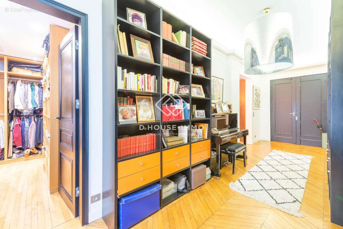 Appartement à NEUILLY-SUR-SEINE