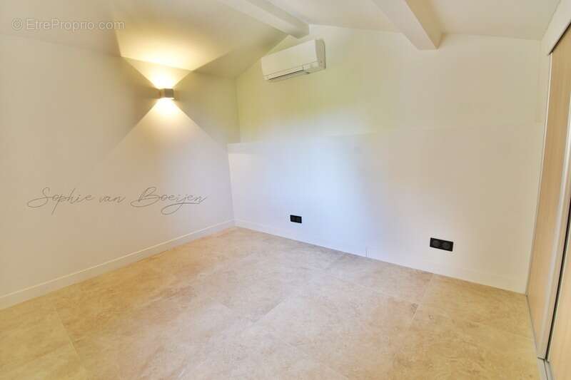 Appartement à vendre 5 pièces AIX EN PROVENCE (13) - 118 m², 3 chambres, un jardin privatif, dans parc de 5 000 m² - photo 19