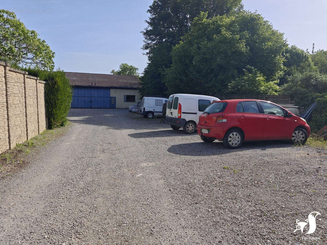 Commerce à AVESNES-LES-AUBERT