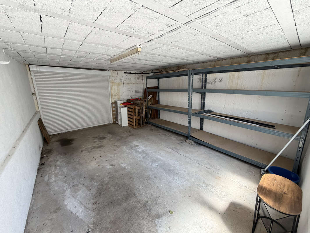 La seyne-sur-mer   maison individuelle avec vue dégagée, garage et dépendance - photo 8