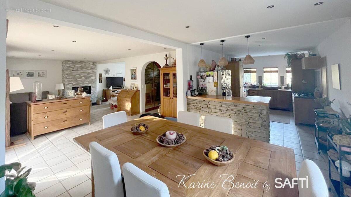 Photo 1 - Maison à LE COUDRAY-MONTCEAUX