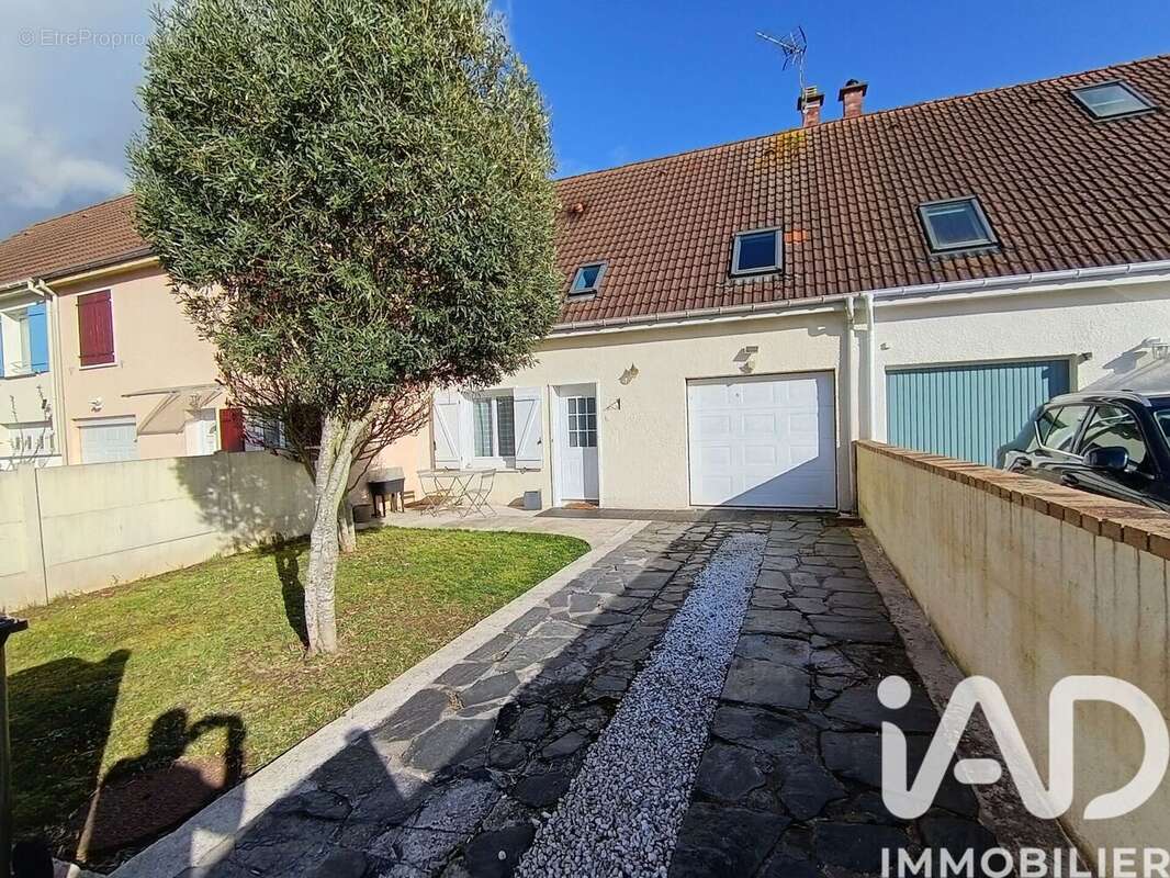 Photo 5 - Maison à VERT-SAINT-DENIS