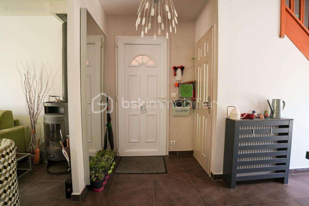 Un havre de paix familial dans un cadre verdoyant - 138 m² - dpe c - photo 6