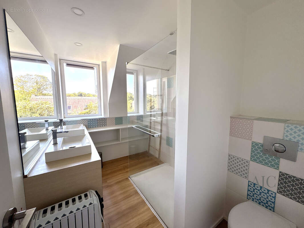 Maison 165 m² à Plogastel-Saint-Germain  - photo 9